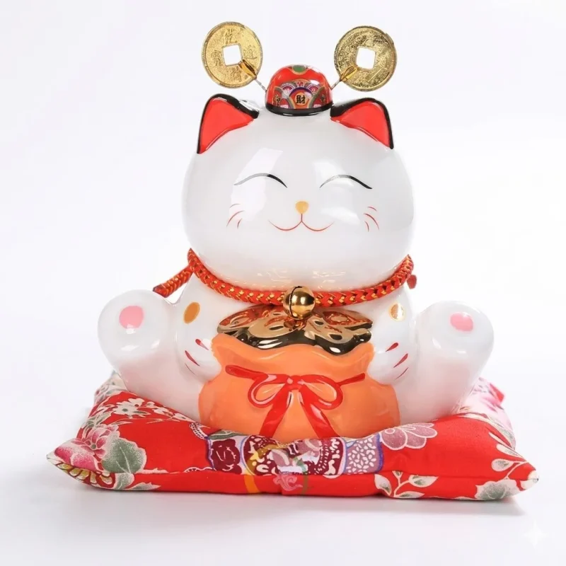Maneki Neko Statue